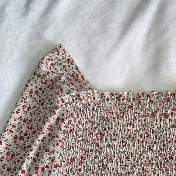 Shein Shirred Floral-Print Crepe Top-Small - Picture 3 of 3